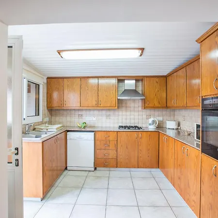 بيت للعطل Geraeumige Mit 3 Schlafzimmern Und Pool In