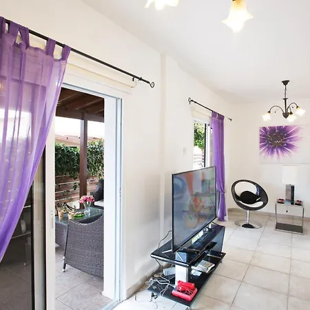 Casa vacanze Geraeumige Mit 3 Schlafzimmern Und Pool In *